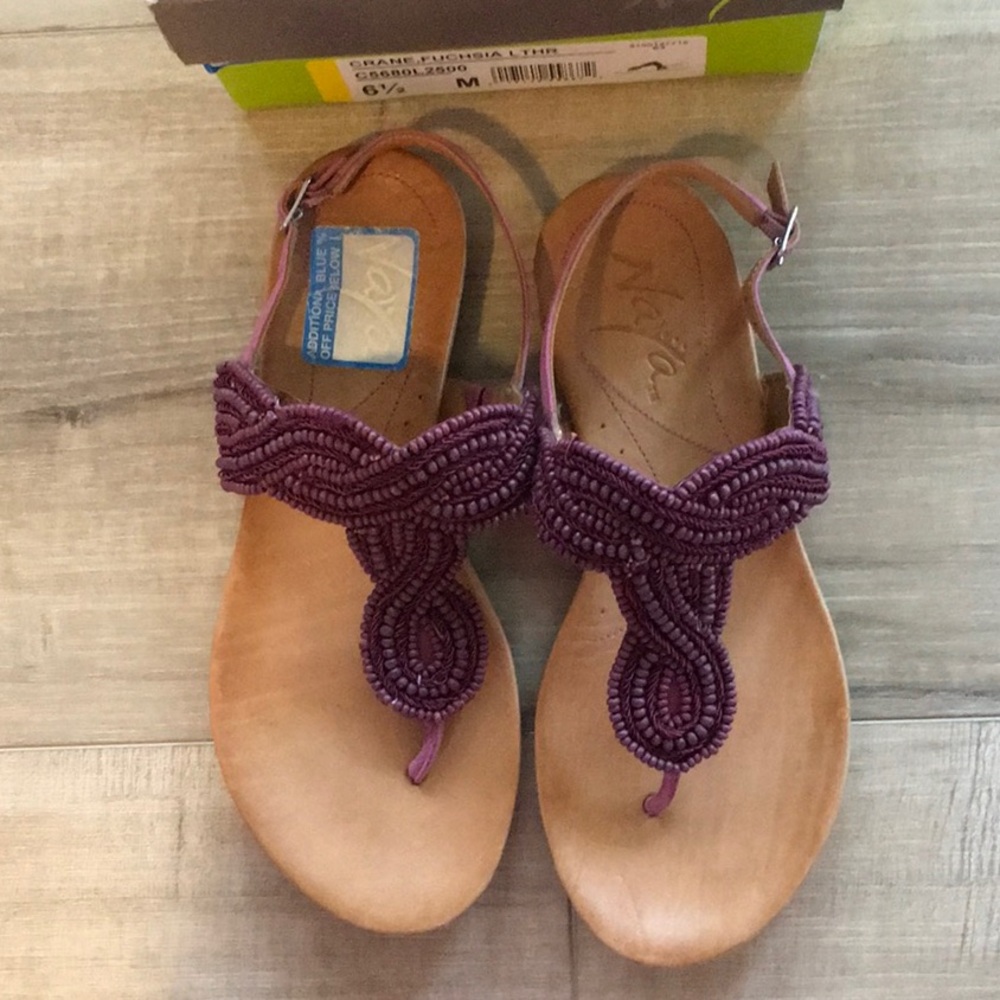 Naya Crane Fuchsia LTHR Size 6.5